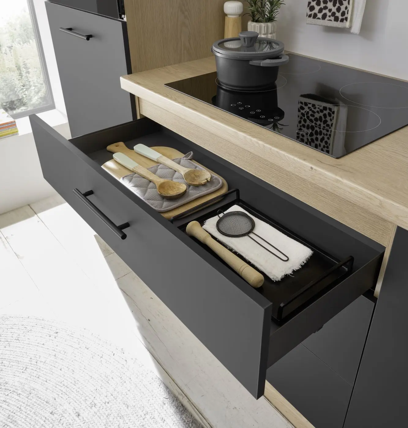 KüchenblockLandau anthrazit/Cremona Eiche mit E-Geräten KüchenblockLandau anthrazit/Cremona Eiche mit E-Geräten