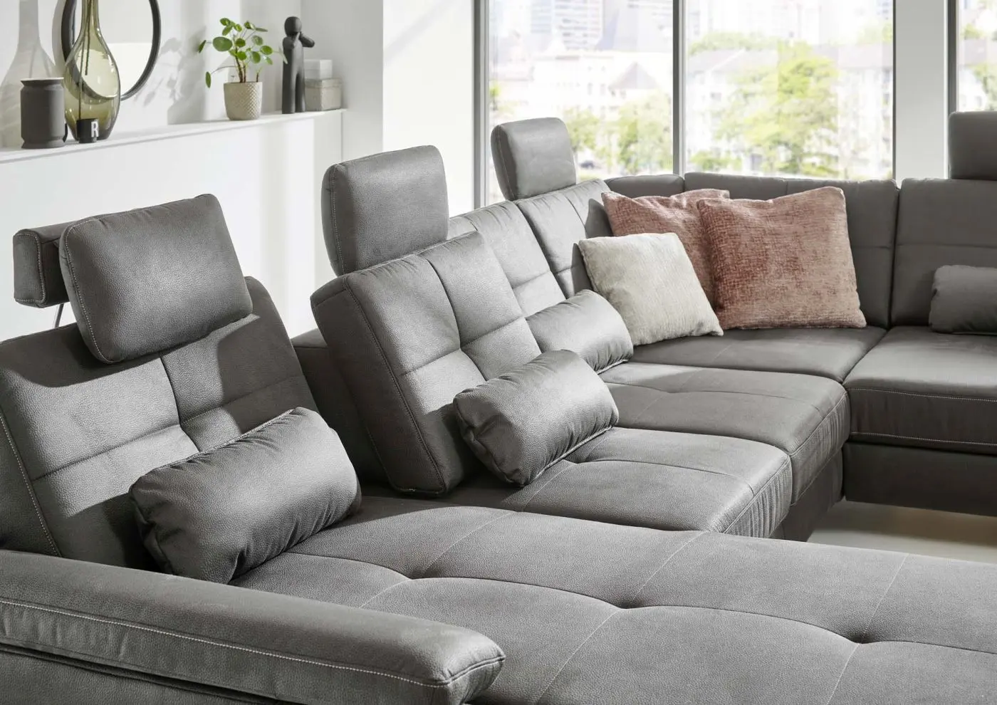 Wohnlandschaft couchliebe. LS23 Bars geprägter Microfaser steel mit Zusatzfunktionen Wohnlandschaft LS23 Bars geprägter Microfaser steel mit Zusatzfunktionen couchliebe.