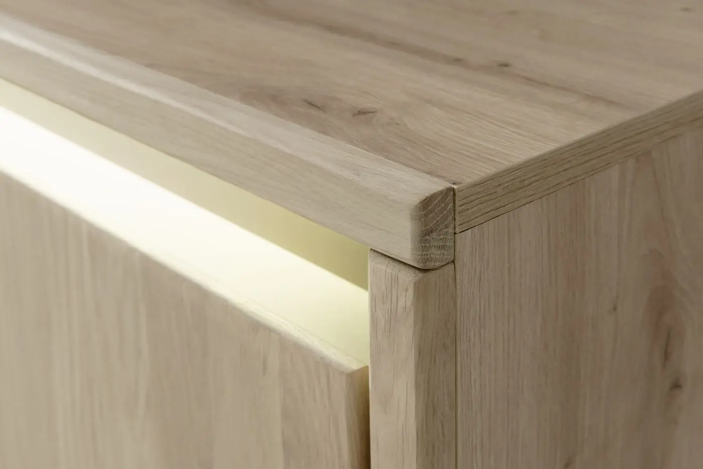Sideboard Spiekeroog Kristalleiche teilmassiv