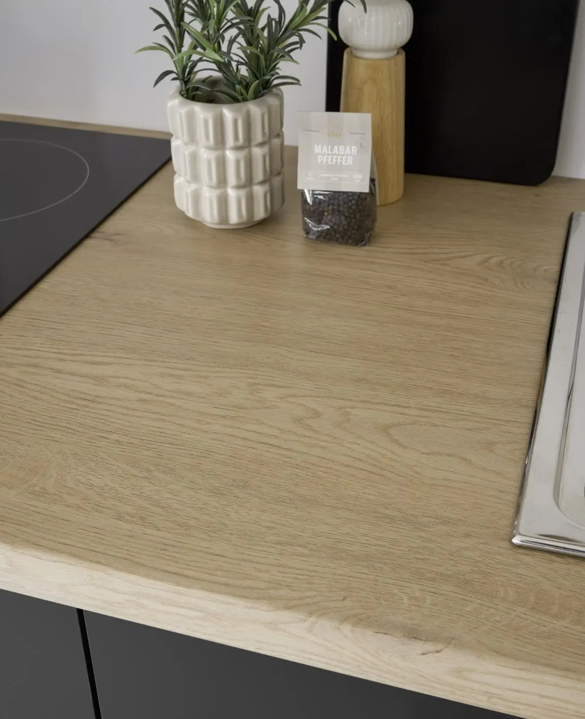 KüchenblockLandau anthrazit/Cremona Eiche mit E-Geräten KüchenblockLandau anthrazit/Cremona Eiche mit E-Geräten