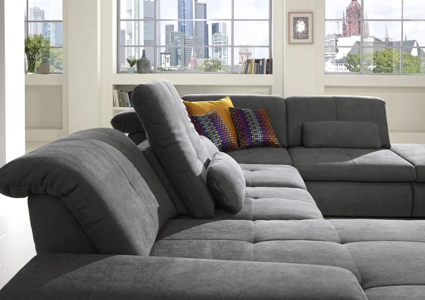 Wohnlandschaft KS25 Vincenzo grau mit Zusatzfunktionen couchliebe.