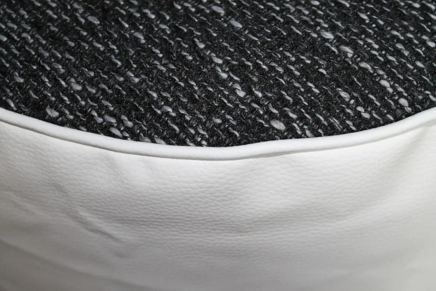 Hocker Pouf in Flachgewebe/Kunstleder weiß