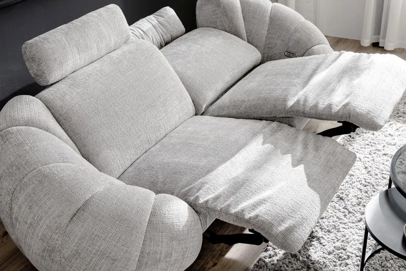 Sofa Kinsale hellgrau inkl. elektr. Relaxfunktion