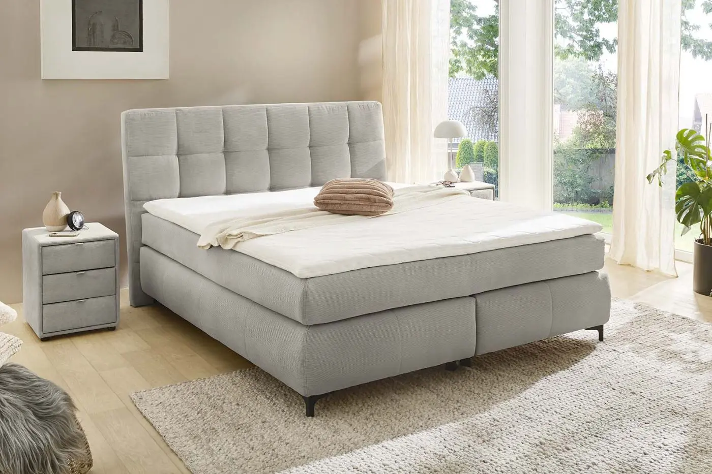 Boxspringbett Beatrice Mix 180 x 200 cm mittelgrau Boxspringbett Beatrice Mix 180 x 200 cm Feincord mittelgrau