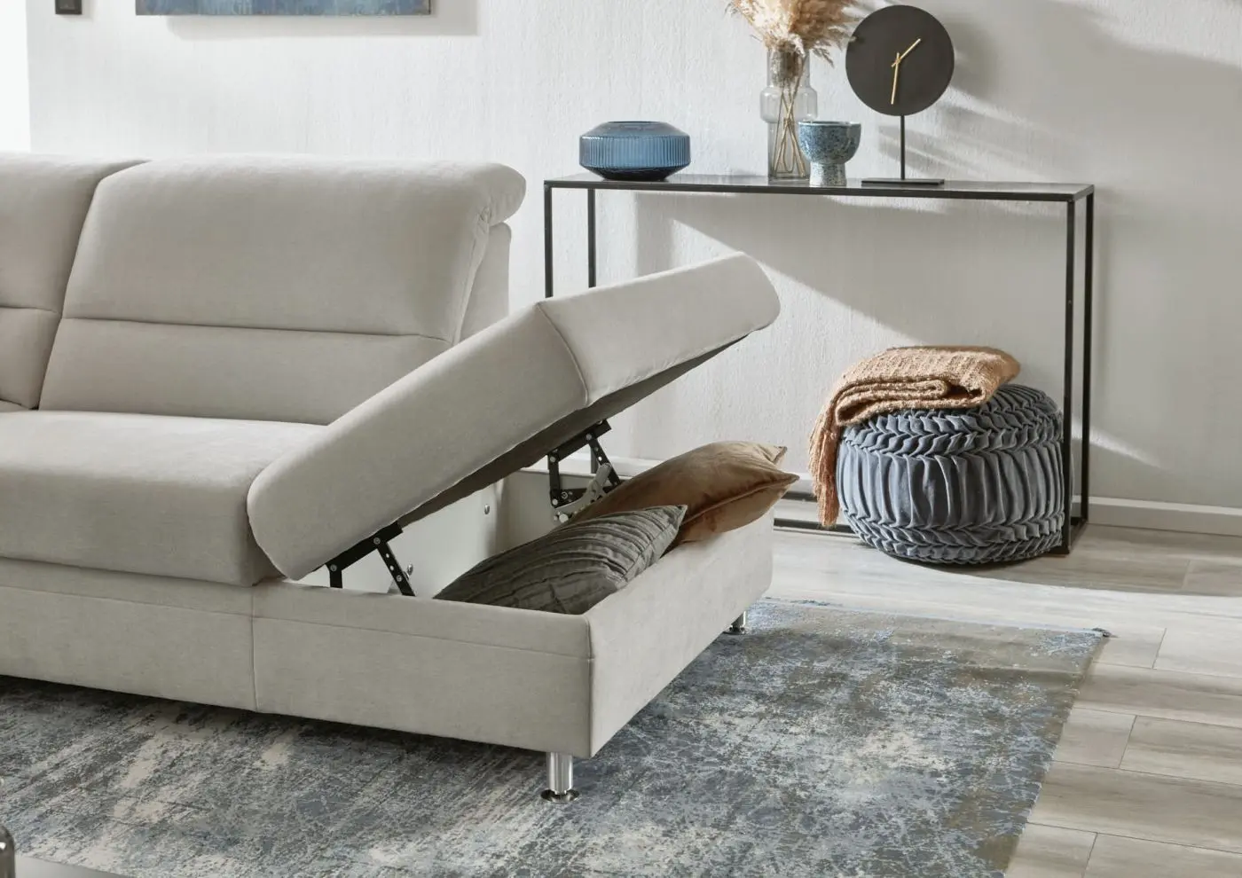 Wohnlandschaft LS25 Confeta in Microfaser silver mit Komfortfunktionen