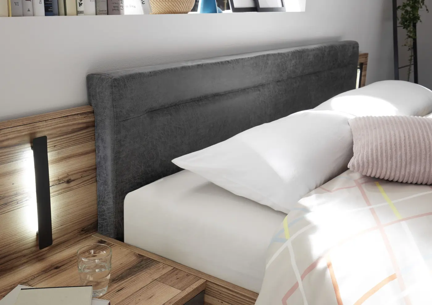 Bettanlage Sarnia 180 x 200 cm 