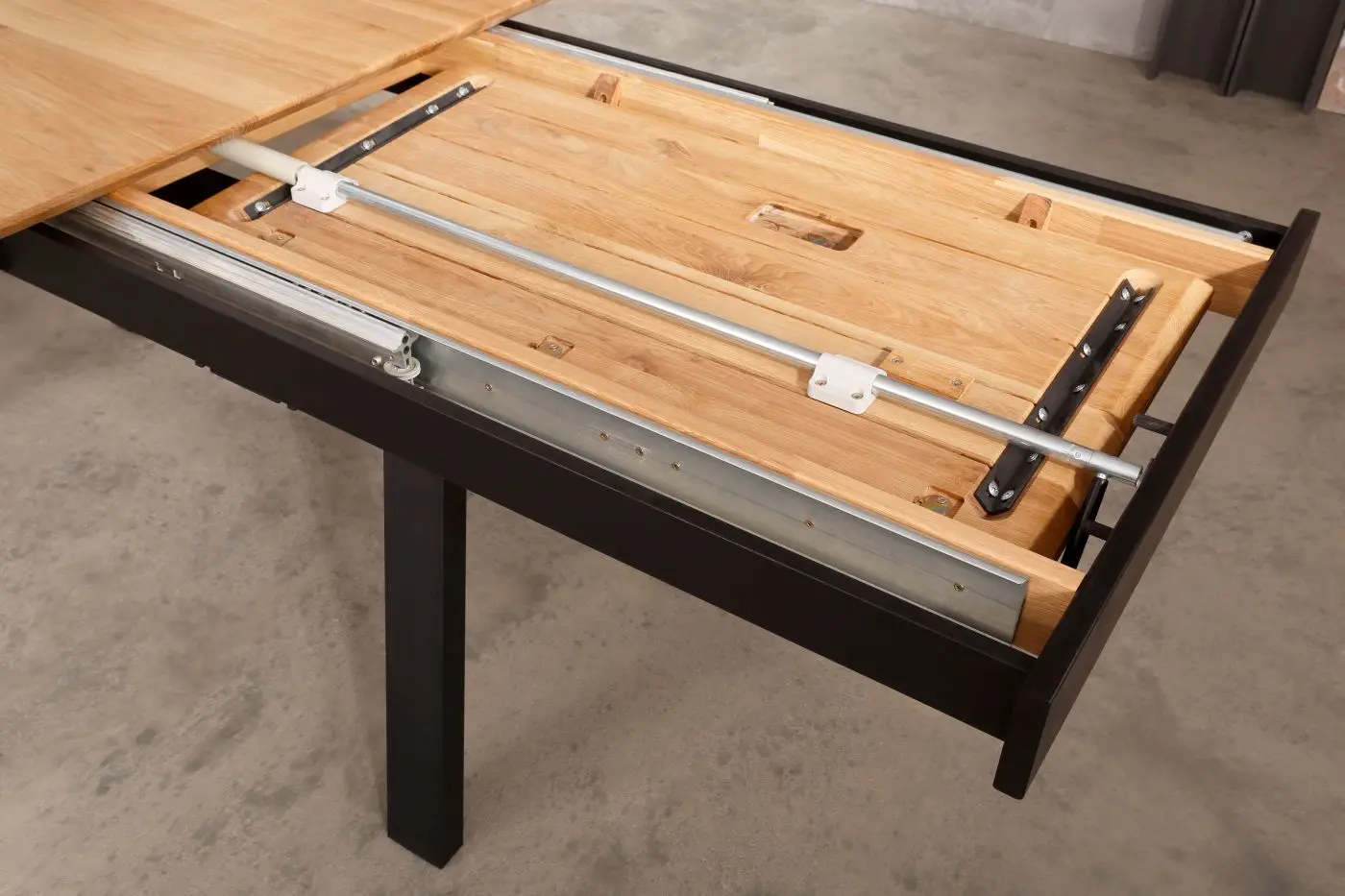 Esstisch TI-0656 Wildeiche massiv ausziehbar