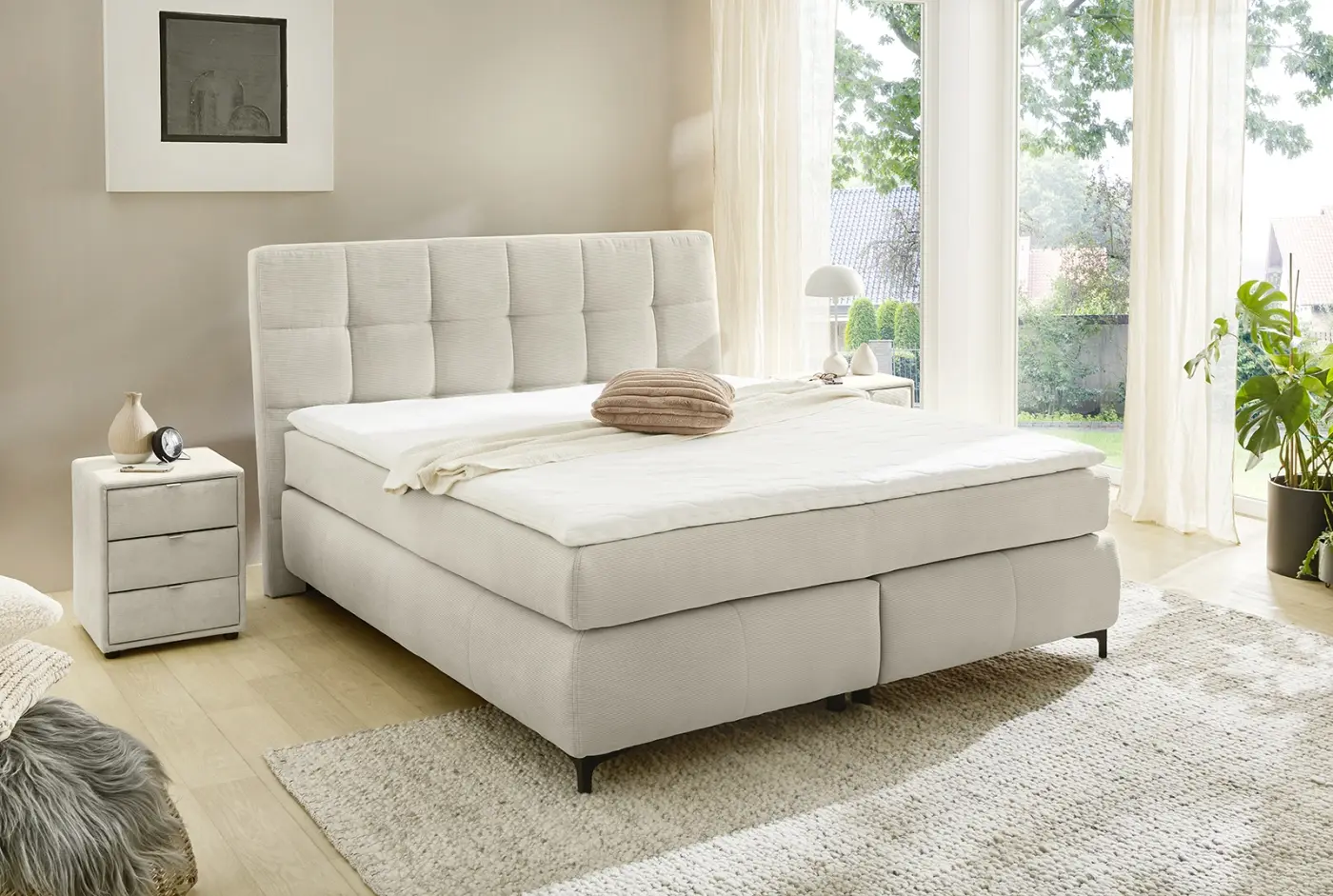 Boxspringbett Beatrice Mix 180 x 200 cm beige Boxspringbett Beatrice Mix 180 x 200 cm Feincord beige
