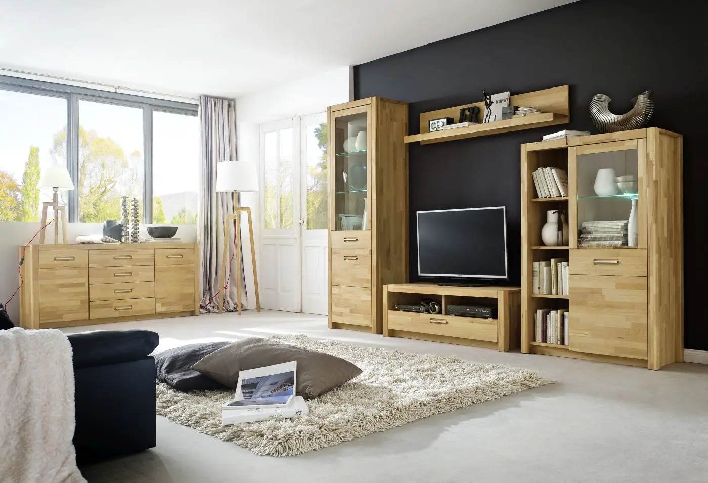 Vitrine Fenja Kernbuche massiv