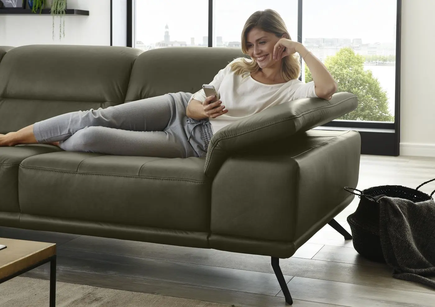 Wohnlandschaft couchliebe. LS 840621 Leder Vivre leaf mit Zusatzfunktionen Wohnlandschaft LS 840621 Leder Vivre leaf mit Zusatzfunktionen couchliebe.