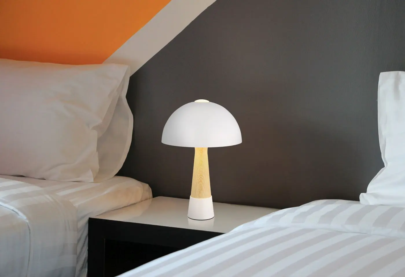 Tischleuchte Paulin sandfarben