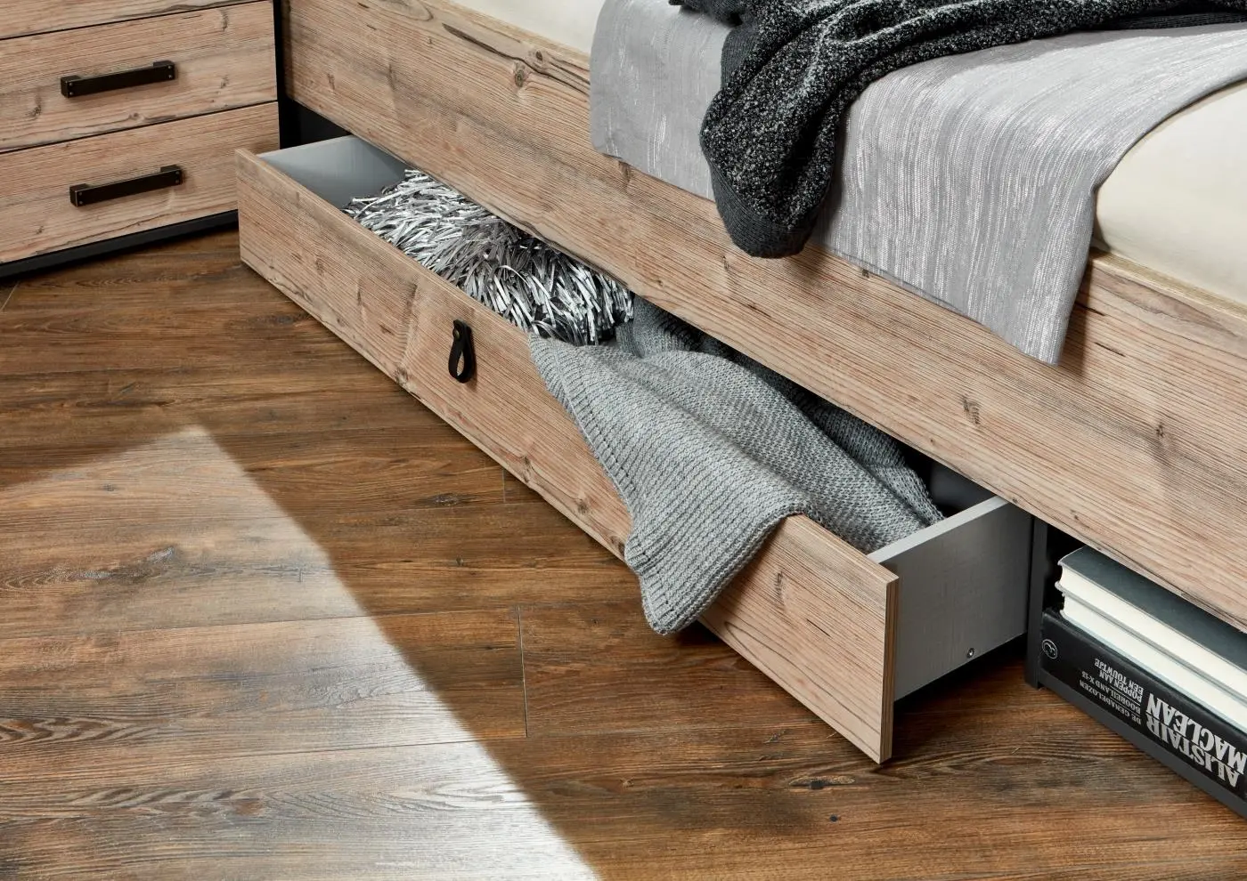 Bett Stockholm 180 x 200 cm Silber Fir/graphit