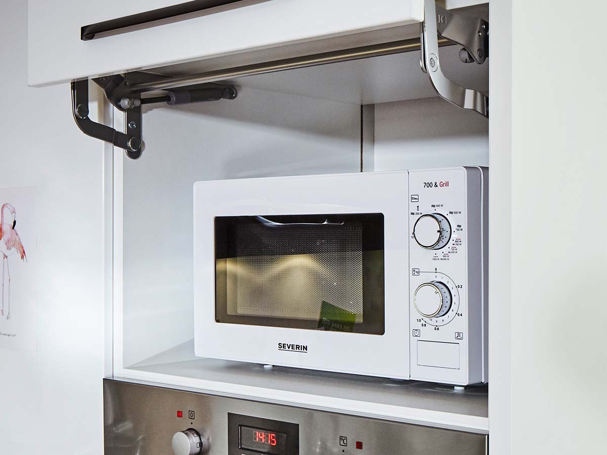 Pino PN220 Stauraum Mikrowelle Beispiel