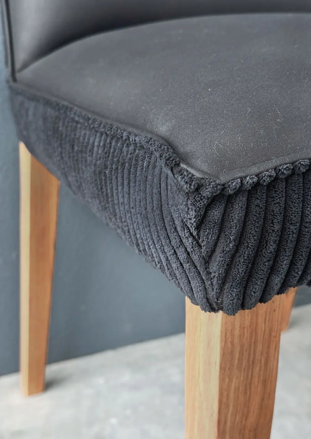 Vierfußstuhl ST-512 Microfaser/ Cord schwarz