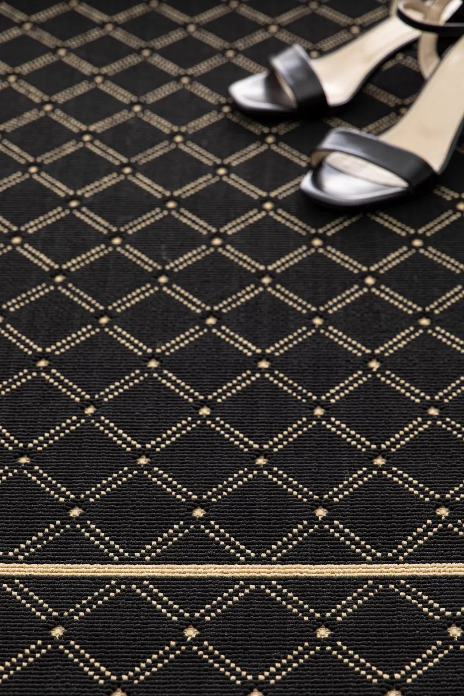 Teppich Lalix 120 x 170 cm schwarz mit Muster