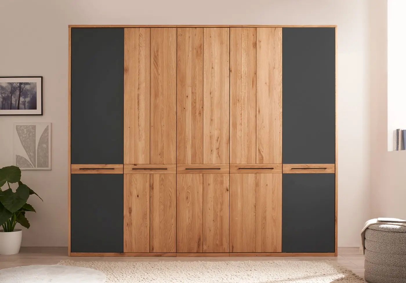 Drehtürenschrank SZ-0831 5-türig Wildeiche teilmassiv/Anthrazitglas